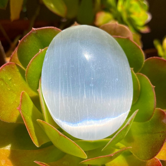 Selenite Palm Stone - Picture 1 of 7